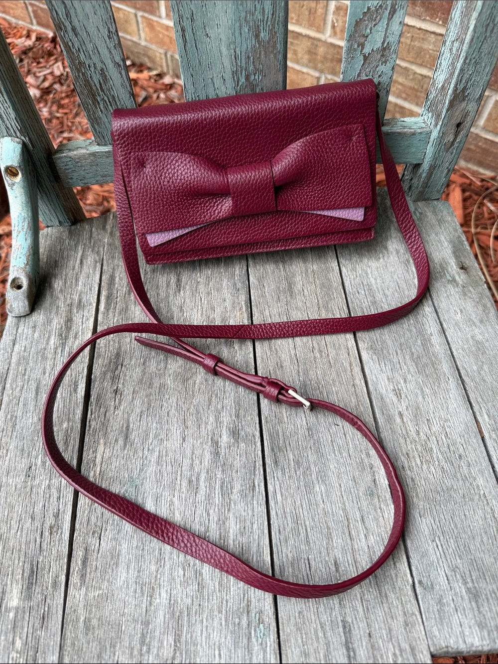 Kate spade โ ๏ธ Maroon Eden Lane Jacinda Crossbody Bag w/a darling bow ๐ accent - Picture 2 of 15